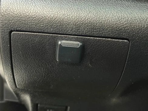Used 2017 Toyota Camry SE FWD image 18