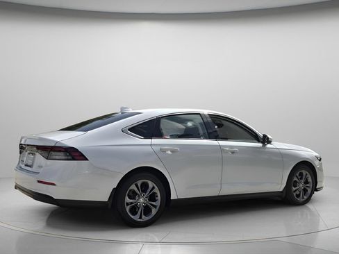 Used 2024 Honda Accord EX image 7