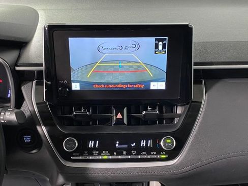 Used 2024 Toyota Corolla Cross XLE image 15