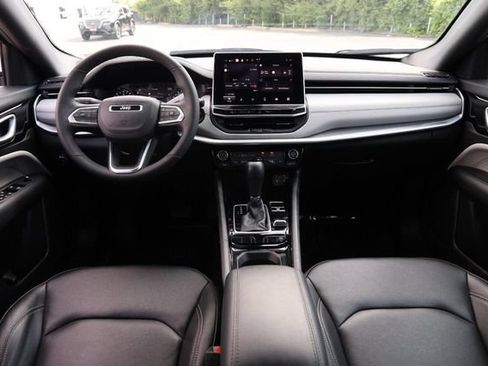 Used 2025 Jeep Compass Limited AWD/4WD image 21