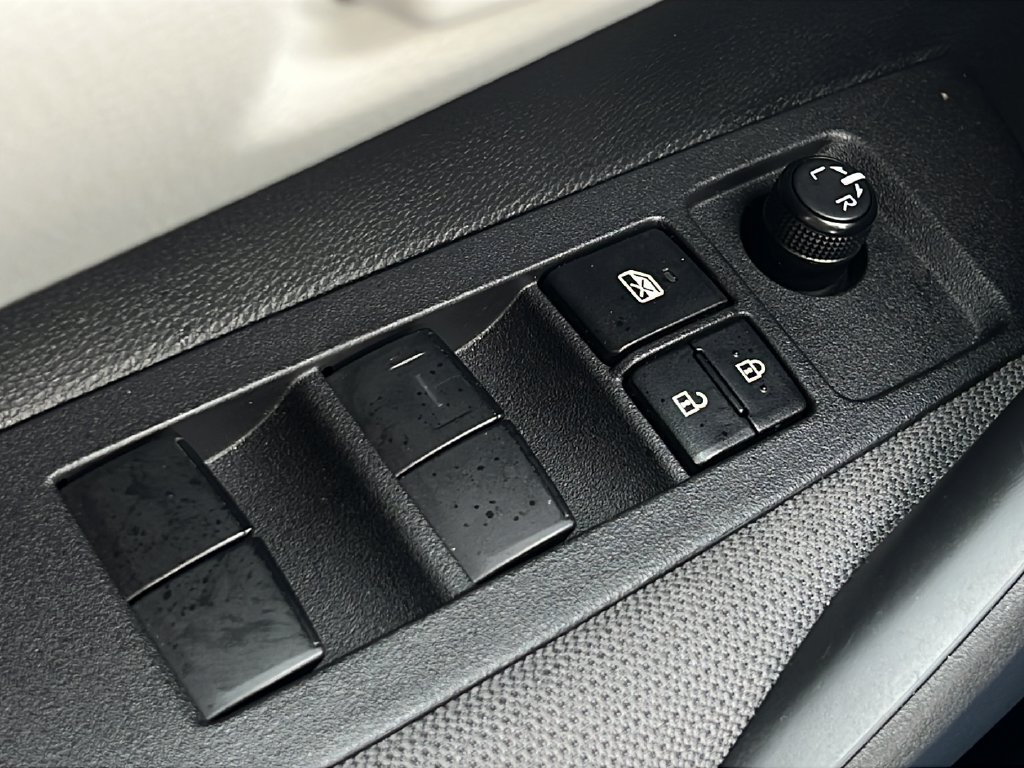 Used 2025 Toyota Corolla LE FWD image 18