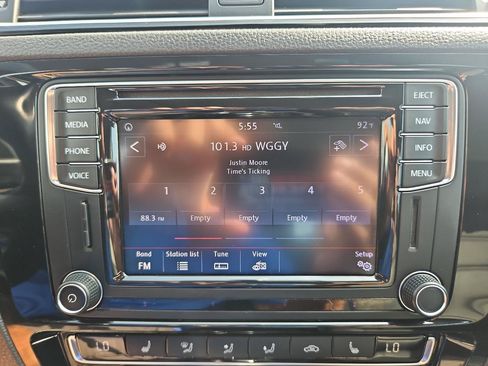 Used 2017 Volkswagen Jetta SEL FWD image 30