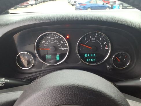 Used 2014 Jeep Wrangler Unlimited Sahara w/ Connectivity Group image 12