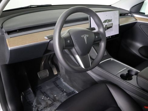 Used 2023 Tesla Model Y Long Range AWD/4WD image 30