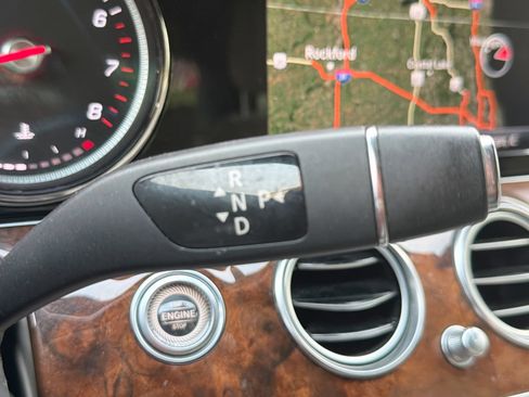 Used 2017 Mercedes-Benz E 300 4MATIC image 23