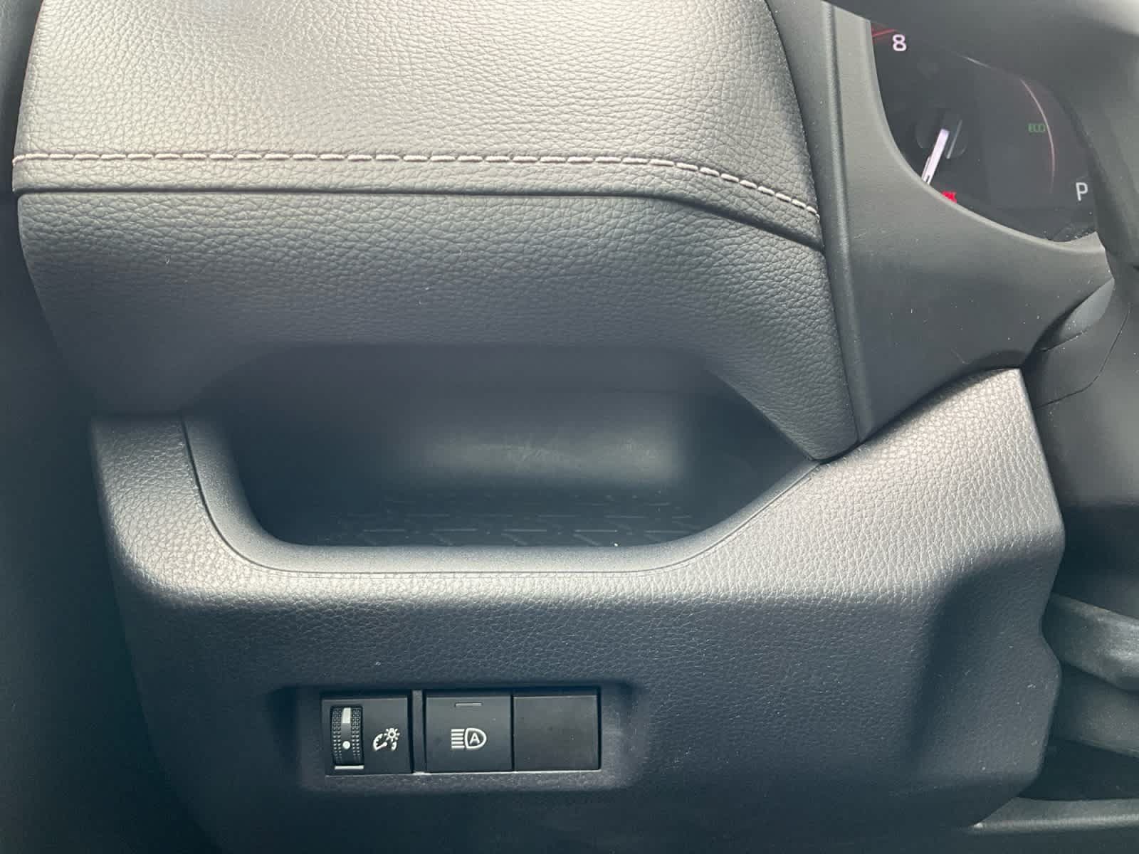 Used 2025 Toyota RAV4 XLE FWD image 18
