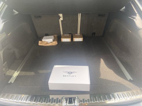 New 2025 Bentley Bentayga Extended Wheelbase image 32