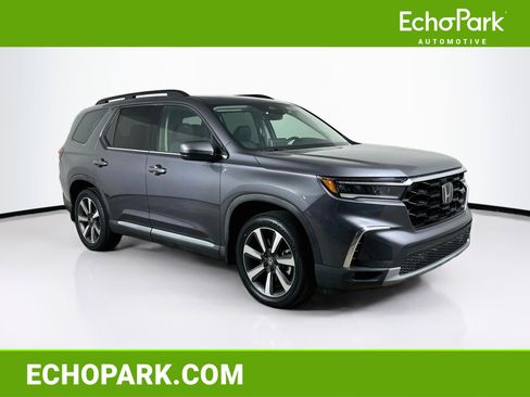 Used 2023 Honda Pilot Touring image 1
