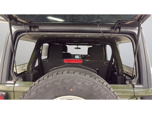 Used 2020 Jeep Wrangler Unlimited Sport S image 35