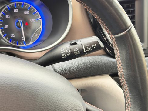 Used 2018 Chrysler Pacifica Touring-L image 66