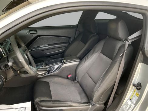 Used 2010 Ford Mustang Premium RWD image 6