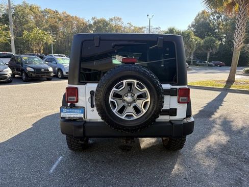 Used 2016 Jeep Wrangler Unlimited Rubicon w/ Connectivity Group image 4