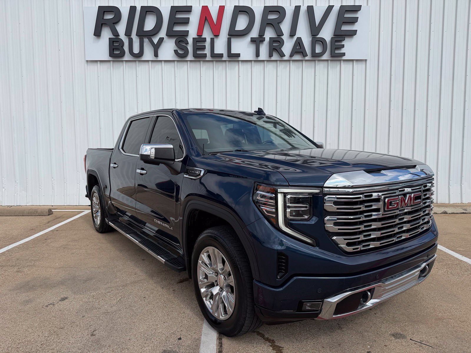 Used 2022 GMC Sierra 1500 Denali AWD/4WD image 10