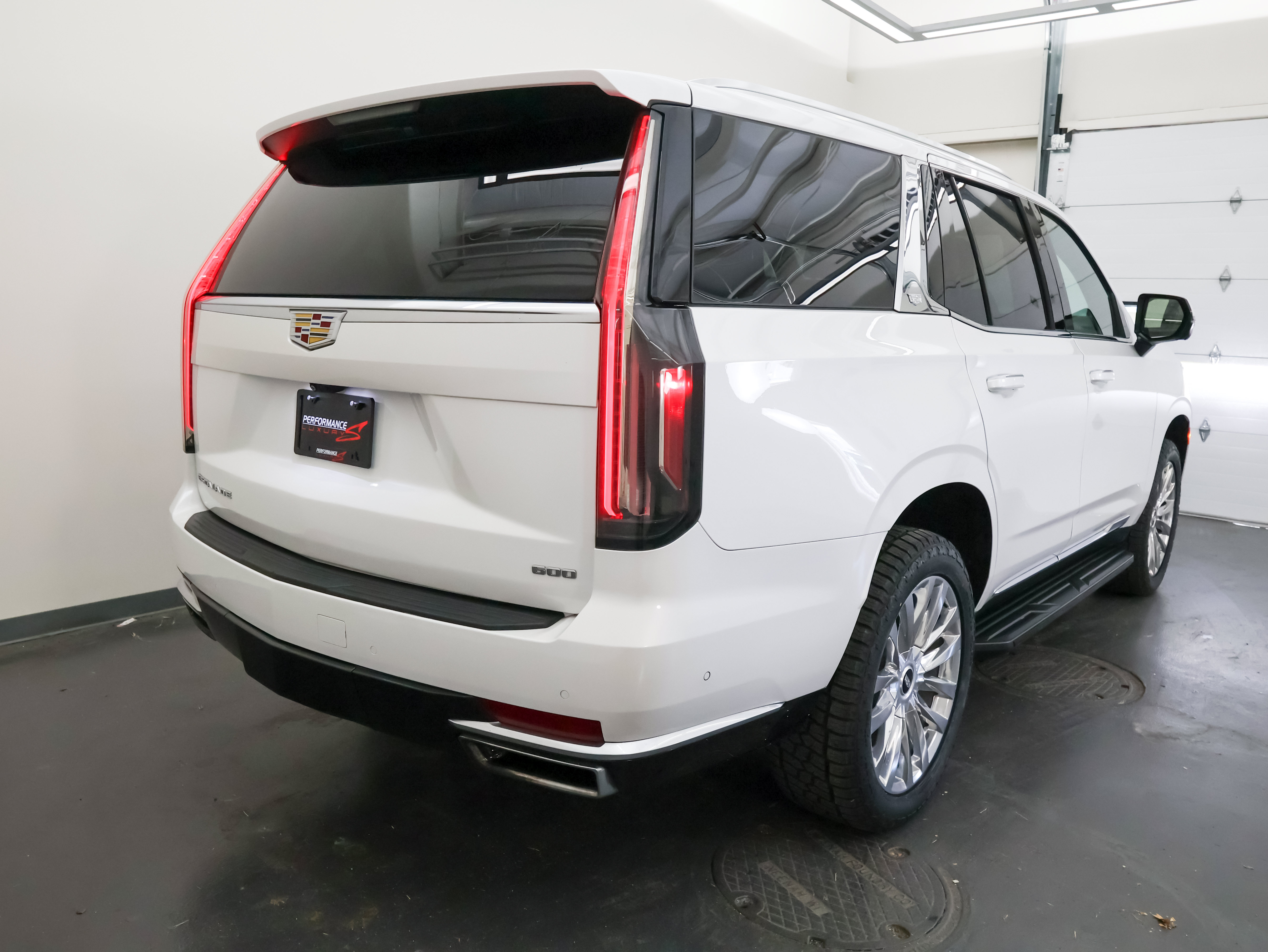 Used 2024 Cadillac Escalade Premium Luxury w/ Performance Package AWD/4WD image 3