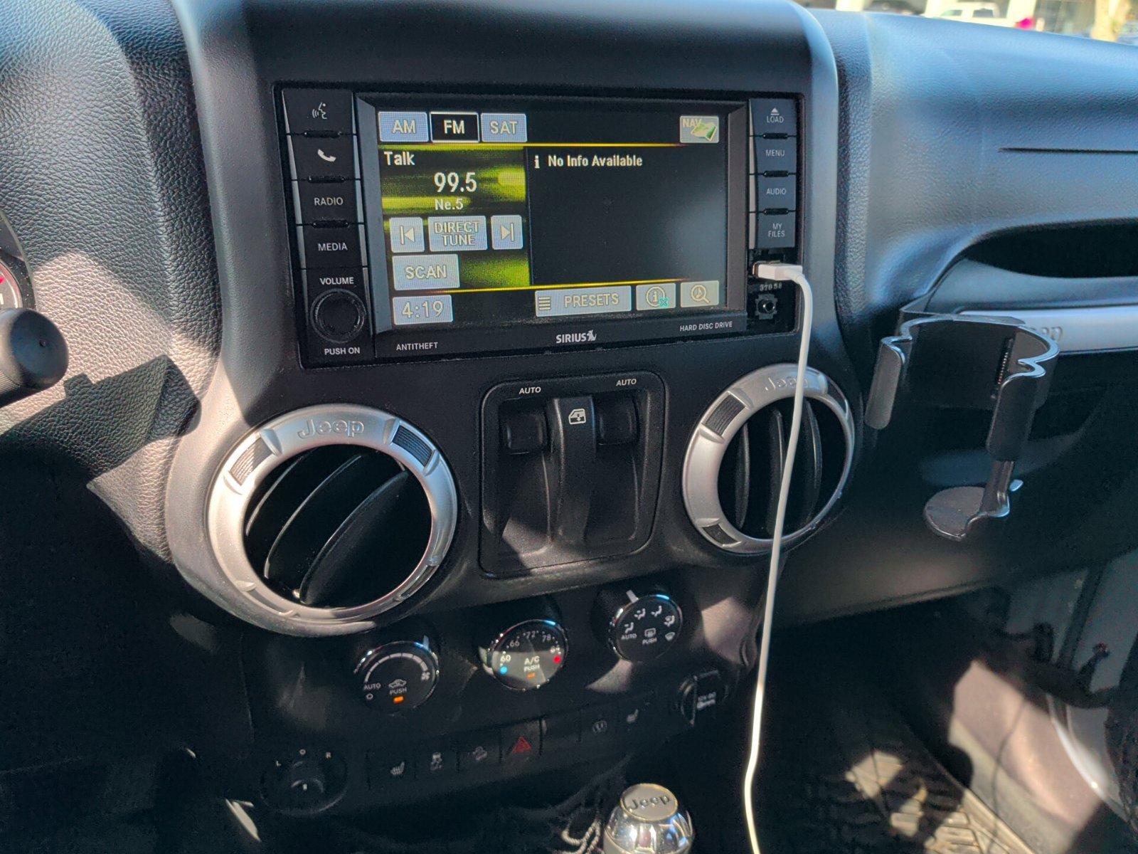 Used 2014 Jeep Wrangler Sahara w/ Connectivity Group AWD/4WD image 7