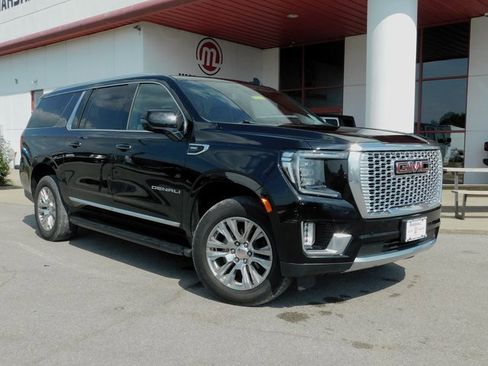 Used 2023 GMC Yukon XL Denali image 37