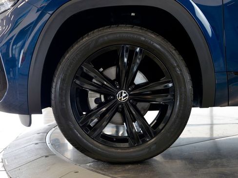 Used 2023 Volkswagen Atlas Cross Sport SEL R-Line AWD/4WD image 10