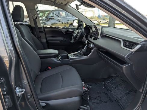 Used 2025 Toyota RAV4 LE FWD image 30