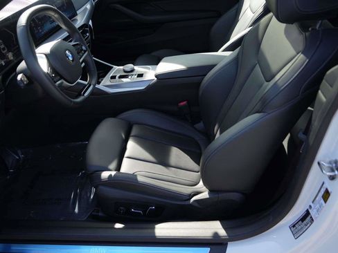 Used 2025 BMW 430i Coupe w/ Convenience Package image 23