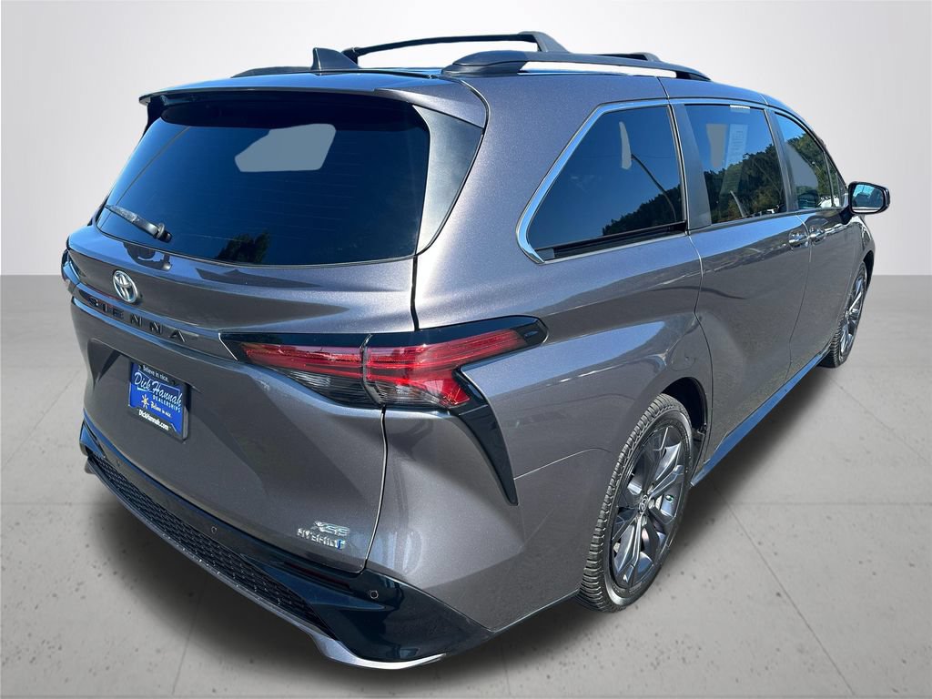 Used 2022 Toyota Sienna XSE w/ XSE Plus Package FWD image 7