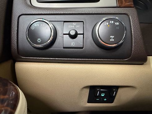 Used 2014 GMC Sierra 2500 Denali w/ Suspension Package, Off-Road image 27