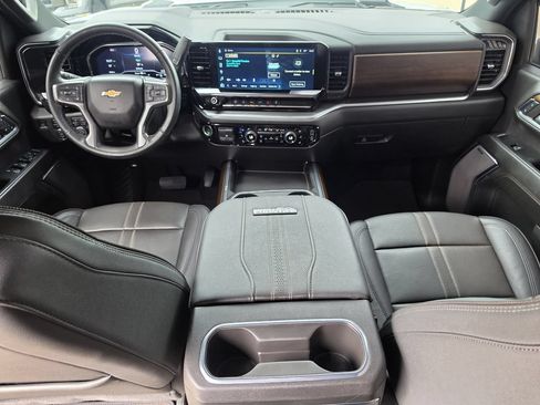 Used 2024 Chevrolet Silverado 3500 High Country w/ Technology Package AWD/4WD image 8