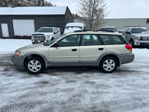 Used 2005 Subaru Outback 2.5i image 2