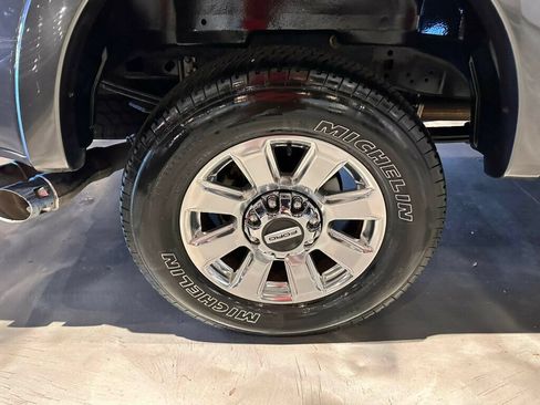 Used 2020 Ford F250 Platinum w/ FX4 Off-Road Package AWD/4WD image 12