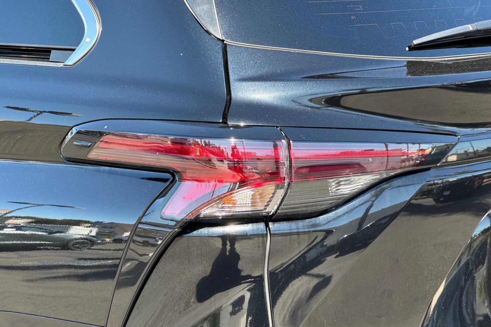 Certified 2026 Toyota Sienna LE FWD image 37