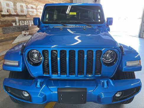 Used 2023 Jeep Wrangler Unlimited Sahara image 8