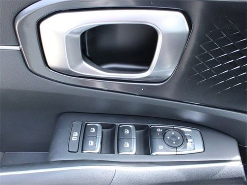 New 2025 Kia Sorento S w/ Panoramic Sunroof Package image 17