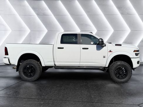 New 2025 RAM 2500 Big Horn AWD/4WD image 6