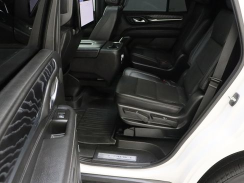 Used 2023 GMC Yukon Denali w/ Advanced Technology Package AWD/4WD image 32