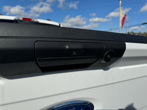 Used 2022 Ford F150 XLT w/ Trailer Tow Package image 8