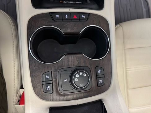 Used 2023 GMC Acadia Denali w/ Denali Technology Package image 22