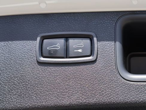 Used 2018 Porsche Macan S image 17