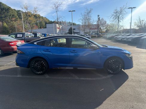 New 2026 Nissan Sentra SR w/ Floor Mat Package image 8