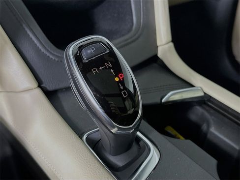 Used 2018 Cadillac XT5 Premium Luxury image 22