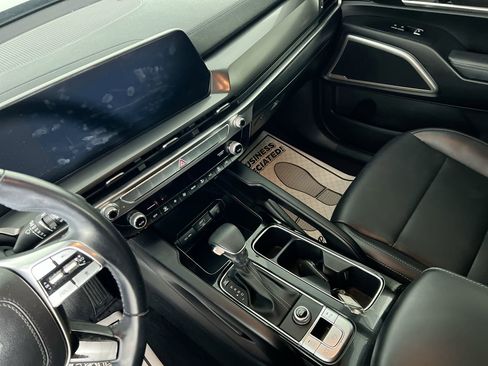Used 2024 Kia Telluride LX image 23