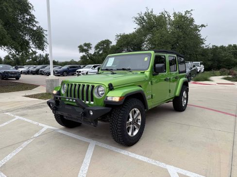 Used 2018 Jeep Wrangler Unlimited Sahara AWD/4WD image 2