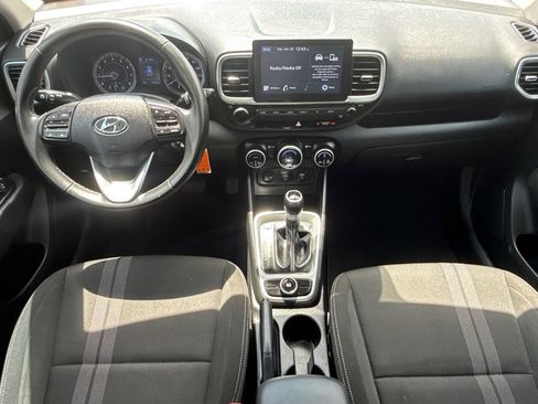 Used 2020 Hyundai Venue SEL w/ Convenience Package FWD image 11