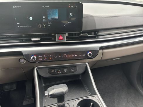 Used 2026 Kia Carnival FWD image 17