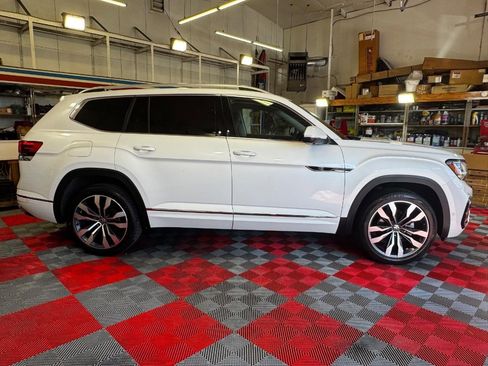 Used 2023 Volkswagen Atlas SEL Premium image 8