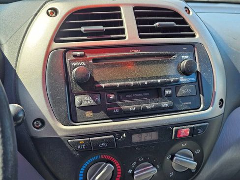 Used 2003 Toyota RAV4 4WD image 31