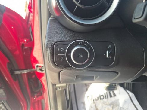 Used 2024 Alfa Romeo Giulia Veloce image 17