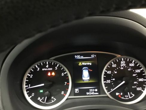 Used 2017 Nissan Sentra SV image 32