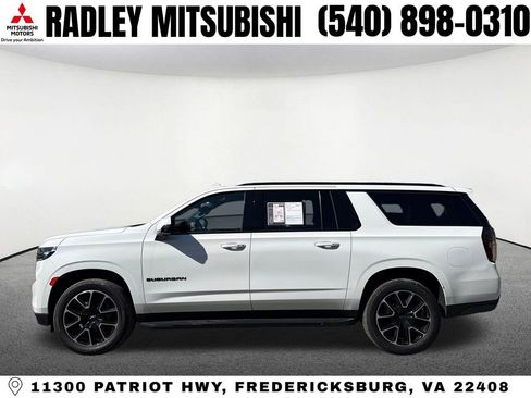 Used 2022 Chevrolet Suburban RST w/ Luxury Package image 18