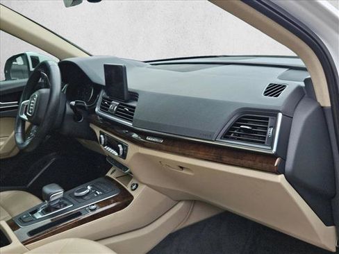 Used 2020 Audi Q5 2.0T Premium w/ Convenience Package AWD/4WD image 20