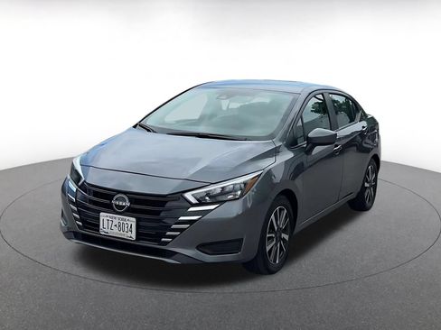 Used 2025 Nissan Versa SV FWD image 5