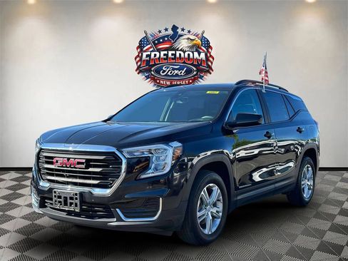 Used 2022 GMC Terrain SLE w/ Driver Convenience Package AWD/4WD image 2